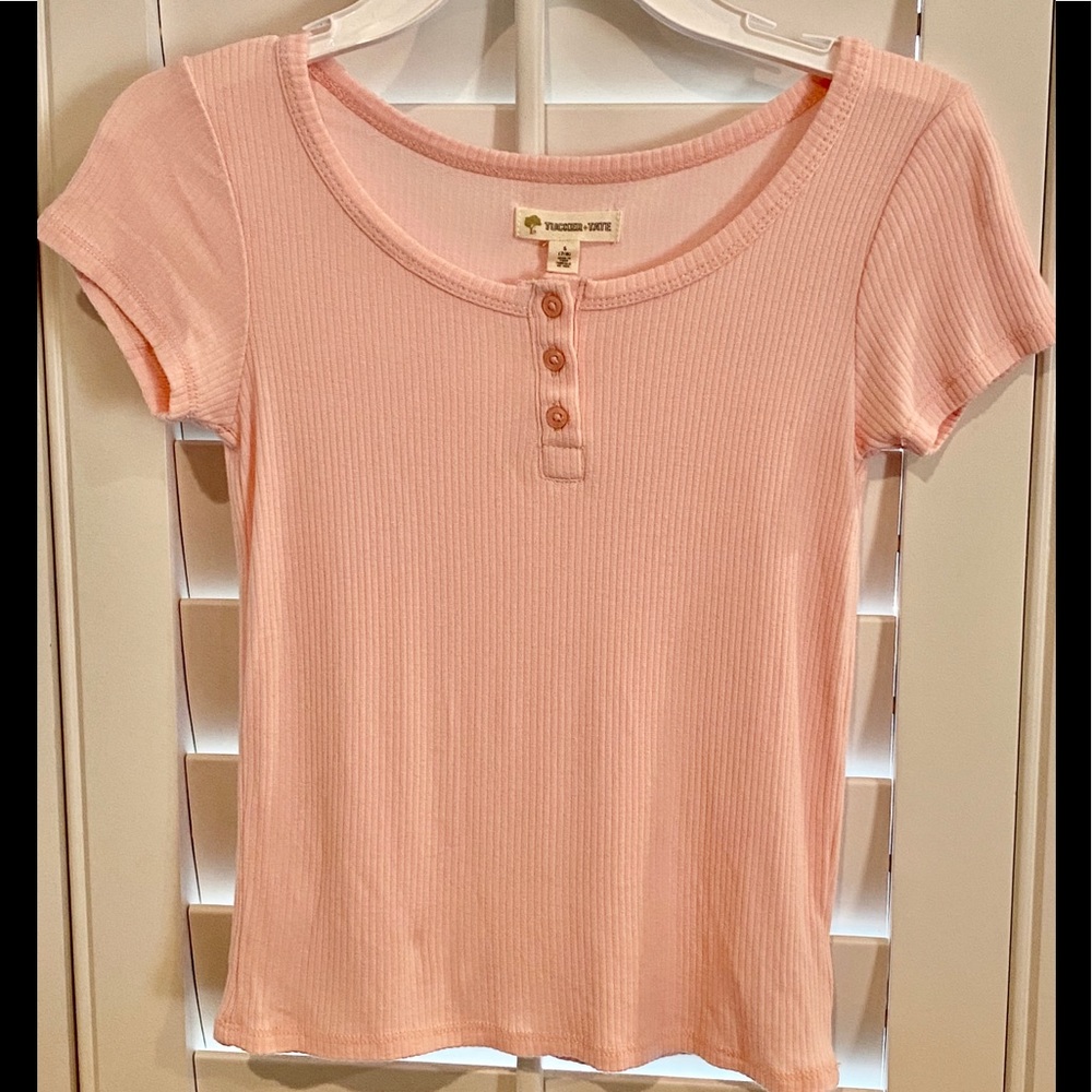 Tucker+Tate short sleeve ribbed henley light pink